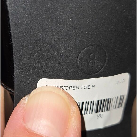 Liliana Glossy Black Sandals Size 8 - Picture 7 of 7